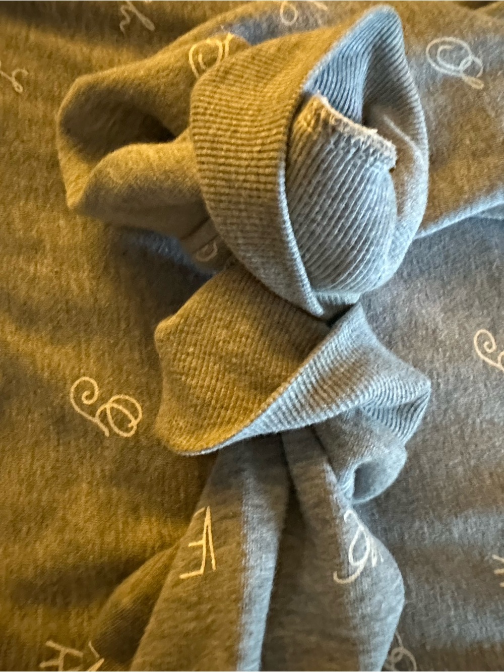 Divided Gray Crewneck Sweater with Script Print - Picture 4 of 6